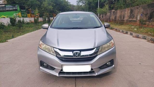 https://images10.gaadi.com/usedcar_image/4630652/original/processed_c82df5f9b4f0287af250ae7868258c55.jpg?imwidth=6400