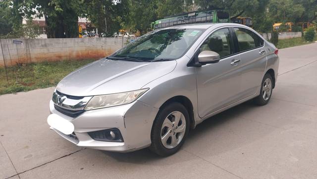 https://images10.gaadi.com/usedcar_image/4630652/original/processed_e40098c95c2e457c87e9f64bb5b06edd.jpg?imwidth=6402