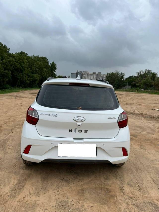 https://images10.gaadi.com/usedcar_image/4630654/original/processed_d664d7f5bc732a3d8a3406ec43aa5d8f.jpg?imwidth=6402