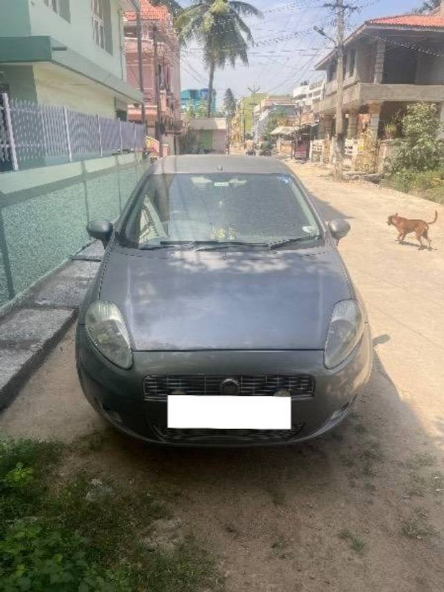 https://images10.gaadi.com/usedcar_image/4630662/original/processed_cdfabe2a-cb31-48c2-81a8-c110e31ff9a3.jpeg?imwidth=6400