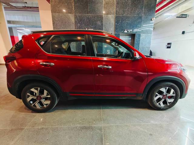 https://images10.gaadi.com/usedcar_image/4630668/original/processed_15a41dde052c3a77de06b06849910a75.jpg?imwidth=6401
