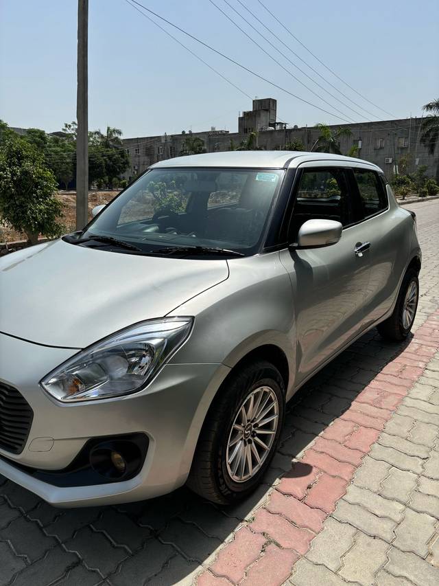 https://images10.gaadi.com/usedcar_image/4630670/original/07459bd869ad4c9bc368d020f48edff1.jpg?imwidth=6402