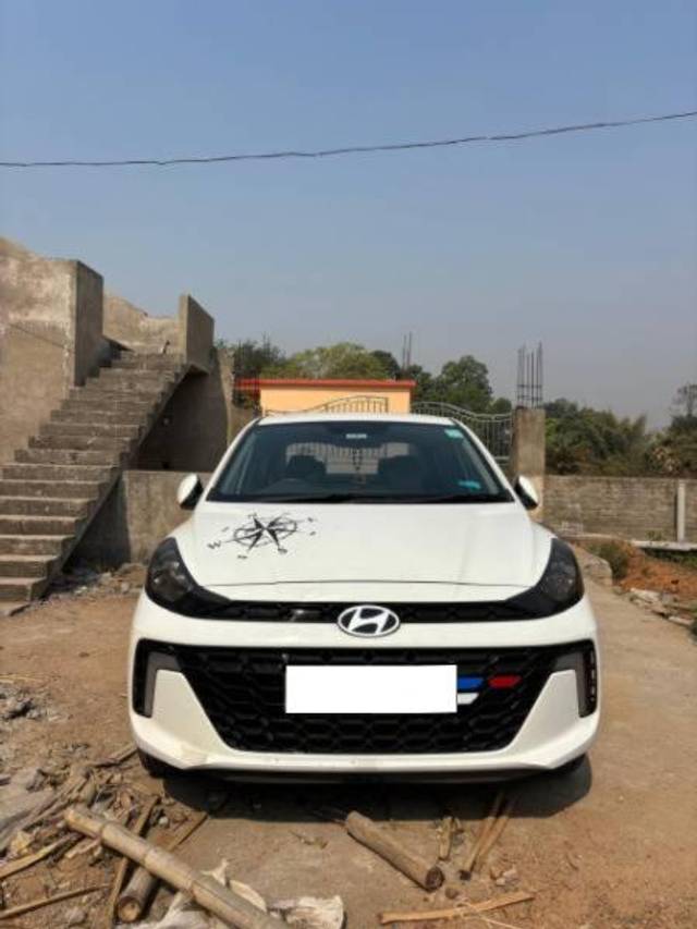 https://images10.gaadi.com/usedcar_image/4630671/original/processed_b8f1004d-2c32-4cef-8096-badbfbf07f94.jpg?imwidth=6400
