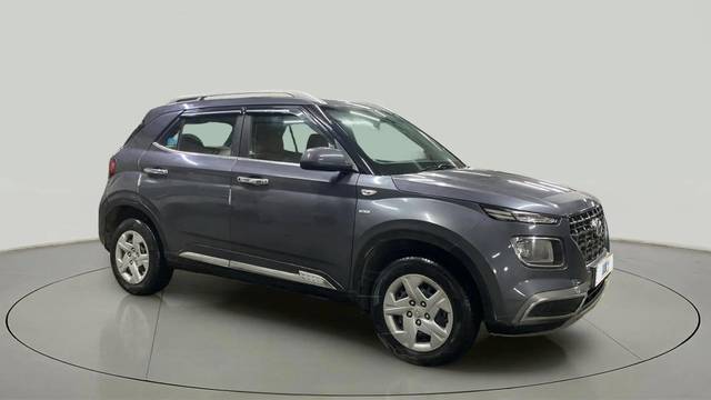 https://images10.gaadi.com/usedcar_image/4630672/original/610eb568a1813482a044fddc7b5b76a0.jpg?imwidth=6400