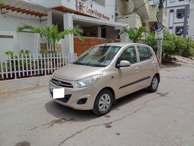 https://images10.gaadi.com/usedcar_image/4630703/original/processed_a5b03cdc8cf104878bddaba9bbd7a5b1.jpg?imwidth=6400