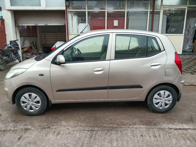 https://images10.gaadi.com/usedcar_image/4630703/original/processed_a5ca3c9e0e9830f0ebce39c0ba068568.jpg?imwidth=6402