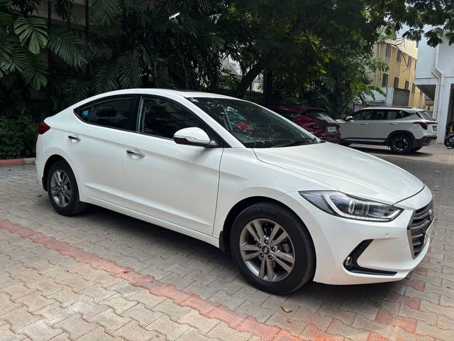 https://images10.gaadi.com/usedcar_image/4630766/original/d7efad1f4e2620eb72ce2f5ccf8ae679.jpg?imwidth=6400