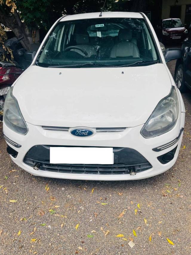 https://images10.gaadi.com/usedcar_image/4630774/original/processed_54bd341b5ebe8a3ae5a44e5737a4677f.jpg?imwidth=6400