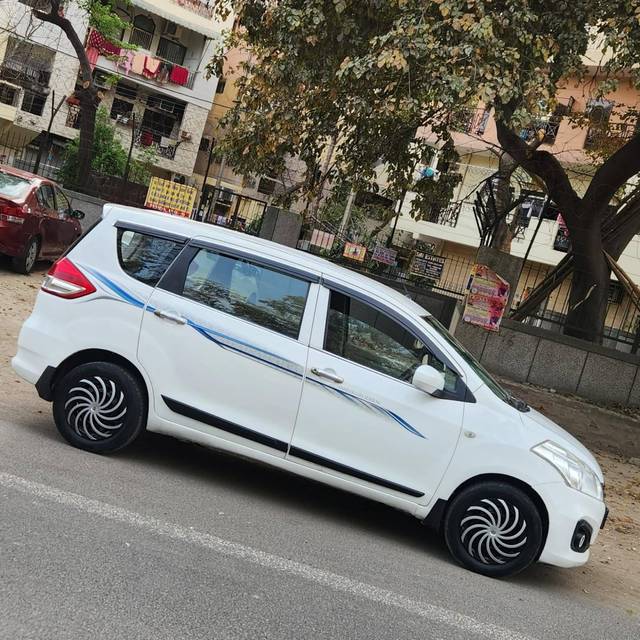 https://images10.gaadi.com/usedcar_image/4630792/original/processed_6392b72a703161adb0e578595f7a7632.jpg?imwidth=6401