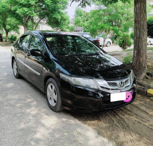 https://images10.gaadi.com/usedcar_image/4630805/original/processed_586a21ab700b6929efc68c9bf98a5fc0.jpg?imwidth=6400