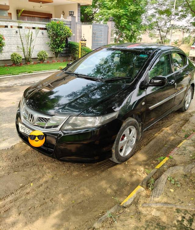 https://images10.gaadi.com/usedcar_image/4630805/original/processed_675af8606915dde5ef80cb8d418e0073.jpg?imwidth=6402