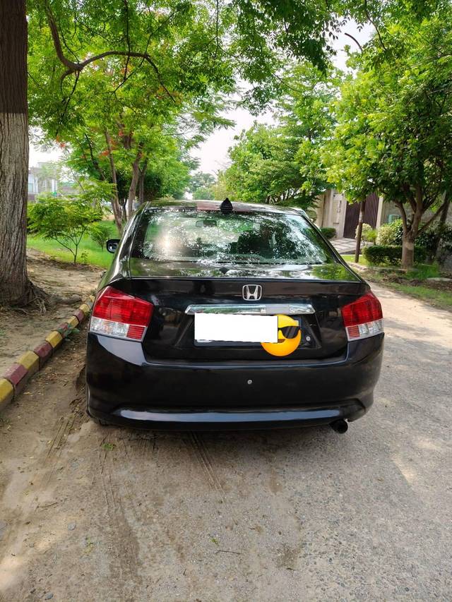 https://images10.gaadi.com/usedcar_image/4630805/original/processed_deae6ebb054b93104197a1045a2f0f7a.jpg?imwidth=6401