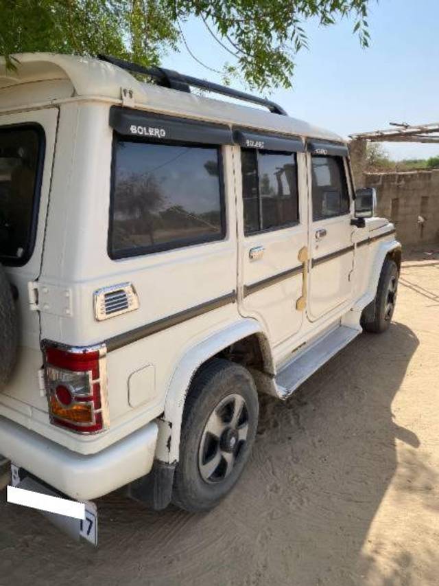 https://images10.gaadi.com/usedcar_image/4630806/original/processed_287a4148-ece8-4897-8f38-d1414787d644.jpg?imwidth=6401