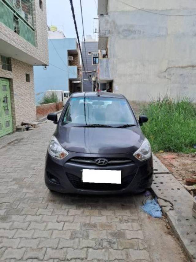 https://images10.gaadi.com/usedcar_image/4630807/original/processed_8aaf0293-e060-492f-a814-2922c8b96924.jpeg?imwidth=6402