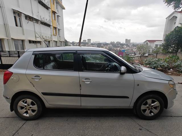 https://images10.gaadi.com/usedcar_image/4630809/original/613a5f72d23c071a1dccf60d75a1fa04.jpg?imwidth=6401