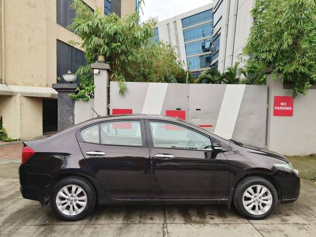 https://images10.gaadi.com/usedcar_image/4630810/original/processed_40026a82ca017890682dda28d1edcaa8.jpeg?imwidth=6401