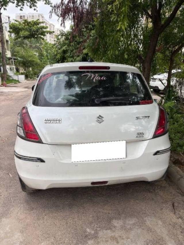 https://images10.gaadi.com/usedcar_image/4630812/original/processed_9b54f00d-7047-438f-bb27-fc69aa67b94c.jpeg?imwidth=6402