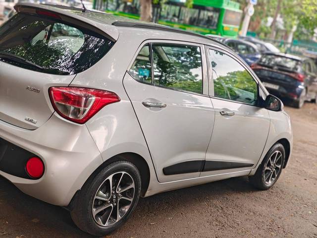https://images10.gaadi.com/usedcar_image/4630823/original/processed_f63df0980e262aefb702f24a7a654c2b.jpg?imwidth=6401