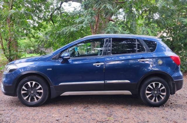 https://images10.gaadi.com/usedcar_image/4630826/original/processed_54f16115-19af-41c5-b47c-37f6730d218b.jpg?imwidth=6402