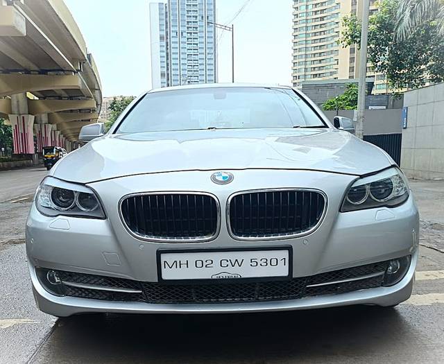 https://images10.gaadi.com/usedcar_image/4630836/original/2905dac36bef6b456f1adb532ffa42bd.jpeg?imwidth=6402