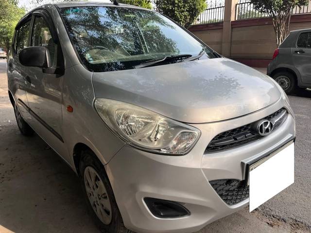 https://images10.gaadi.com/usedcar_image/4630838/original/processed_2eeba6b43f5aca4e0f4517c1931e96b4.jpg?imwidth=6400