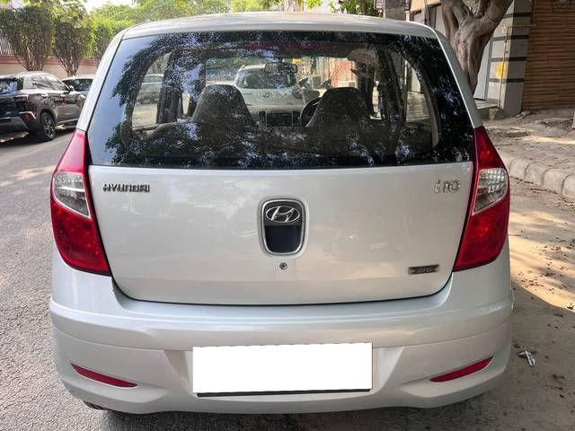 https://images10.gaadi.com/usedcar_image/4630838/original/processed_6df215c878d9eaf9fcae09213b911d4c.jpg?imwidth=6402