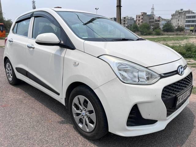 https://images10.gaadi.com/usedcar_image/4630840/original/processed_6da0bc770281ed6df8a115ab62963309.jpg?imwidth=6400