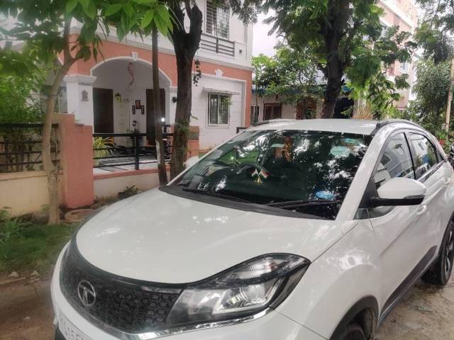 https://images10.gaadi.com/usedcar_image/4630868/original/processed_51ea7b48-859f-49b7-80c5-6bfce641d472.jpg?imwidth=6402