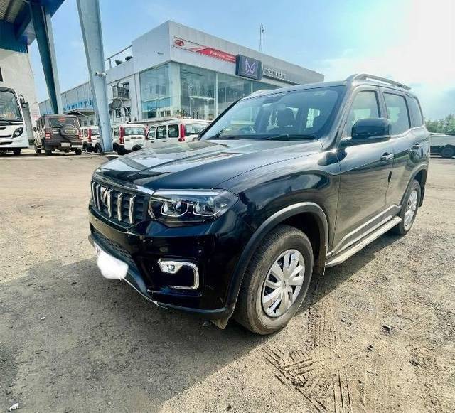 https://images10.gaadi.com/usedcar_image/4630914/original/processed_7809a3b2-3218-49f1-81bd-625ca23ee03d.jpeg?imwidth=6402