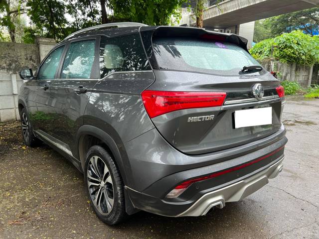 https://images10.gaadi.com/usedcar_image/4630915/original/processed_28b31bc9bc71a5cfa480f72bbc8c249a.jpg?imwidth=6402
