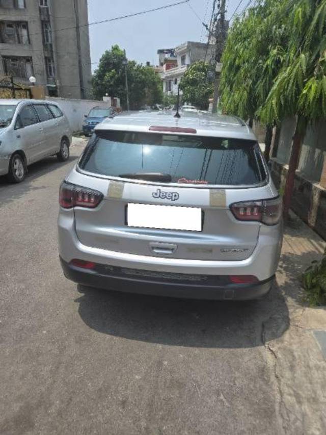 https://images10.gaadi.com/usedcar_image/4630921/original/processed_970db99d-5fac-4496-aeae-6e5d42bbcebe.jpg?imwidth=6401