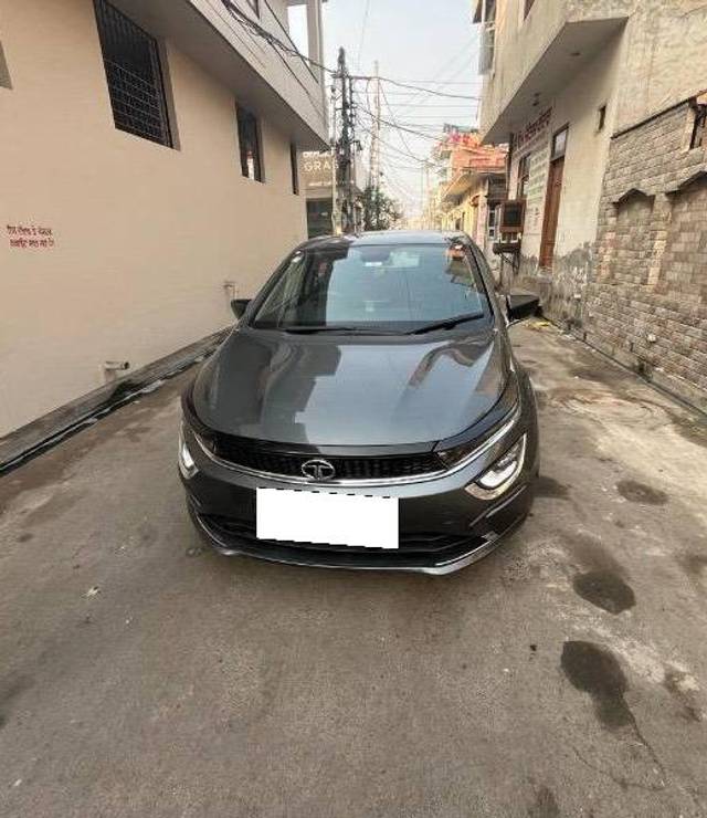 https://images10.gaadi.com/usedcar_image/4630934/original/processed_7dc42953-e5f8-4ec4-95ea-22d25655f5fd.jpeg?imwidth=6400