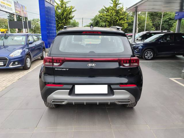https://images10.gaadi.com/usedcar_image/4630984/original/processed_b1dbacb56c28cb491bf8d120e0c19f05.jpg?imwidth=6401