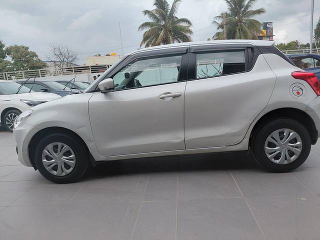 https://images10.gaadi.com/usedcar_image/4630987/original/processed_6fbb1c83041ec84ea37a952c8b32df28.jpg?imwidth=6400