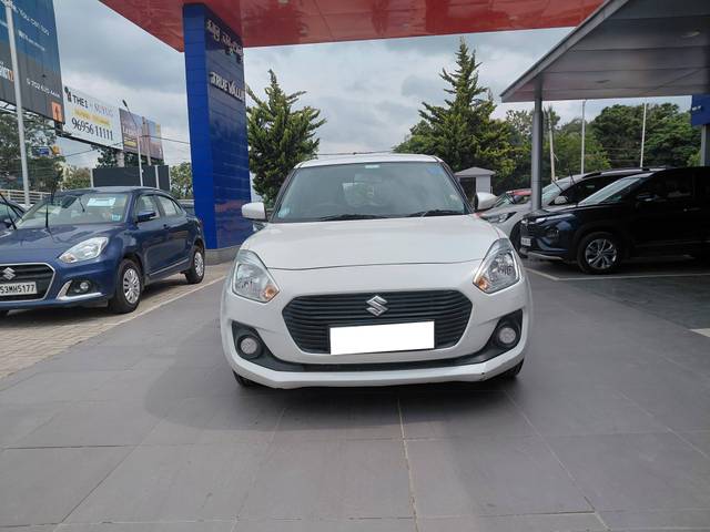 https://images10.gaadi.com/usedcar_image/4630987/original/processed_878032b6b24a734dd206f1b8ea3fce3b.jpg?imwidth=6402