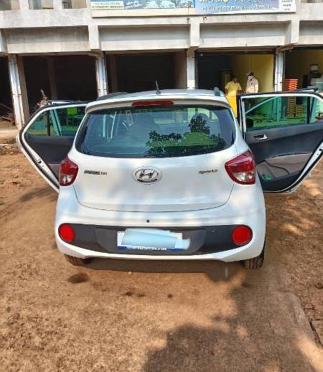 https://images10.gaadi.com/usedcar_image/4630995/original/processed_9880c623-2554-4900-934c-d290b1ab4f67.jpg?imwidth=6401