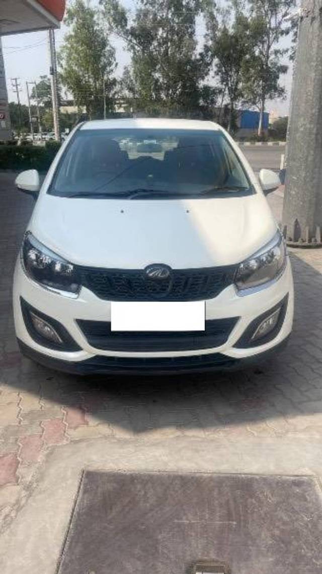 https://images10.gaadi.com/usedcar_image/4631002/original/processed_c3b3fd7a-30b9-4d2b-b5c3-1b6bac85c19c.jpeg?imwidth=6400