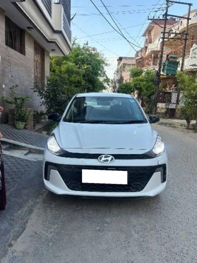 https://images10.gaadi.com/usedcar_image/4631092/original/processed_6dc674d7-41c5-4a30-9f63-27414420fb77.jpeg?imwidth=6400