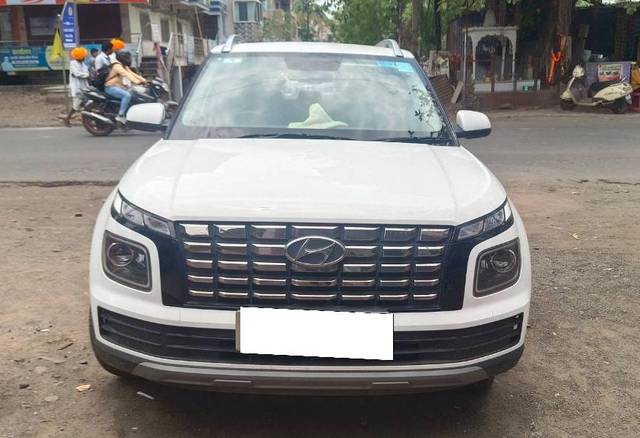 https://images10.gaadi.com/usedcar_image/4631102/original/processed_b3ea1aab-bc14-41b2-bb2e-74bfbdd86eb3.jpg?imwidth=6400