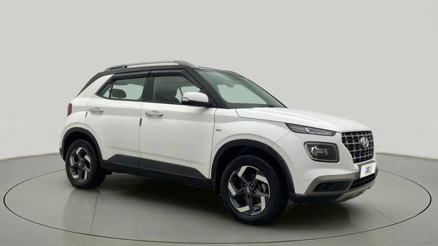 https://images10.gaadi.com/usedcar_image/4631125/original/1c6aed2f2c069193f668898e93aa0b99.jpg?imwidth=6400
