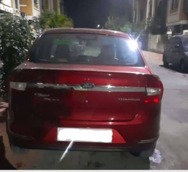 https://images10.gaadi.com/usedcar_image/4631133/original/processed_53e3d58d-d506-4245-bb3a-d2fc7f31f4ca.jpg?imwidth=6401