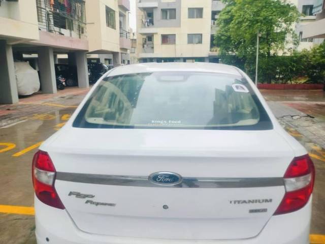 https://images10.gaadi.com/usedcar_image/4631204/original/processed_bb7059ec-46e3-4b5a-8c04-9e27c7c059b4.jpg?imwidth=6402