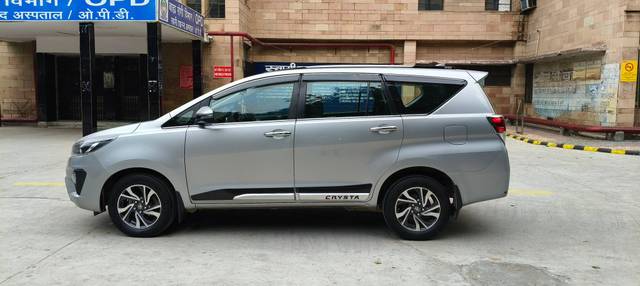 https://images10.gaadi.com/usedcar_image/4631270/original/processed_8052e81a9fb4b8771ad5259343b10dc6.jpg?imwidth=6402