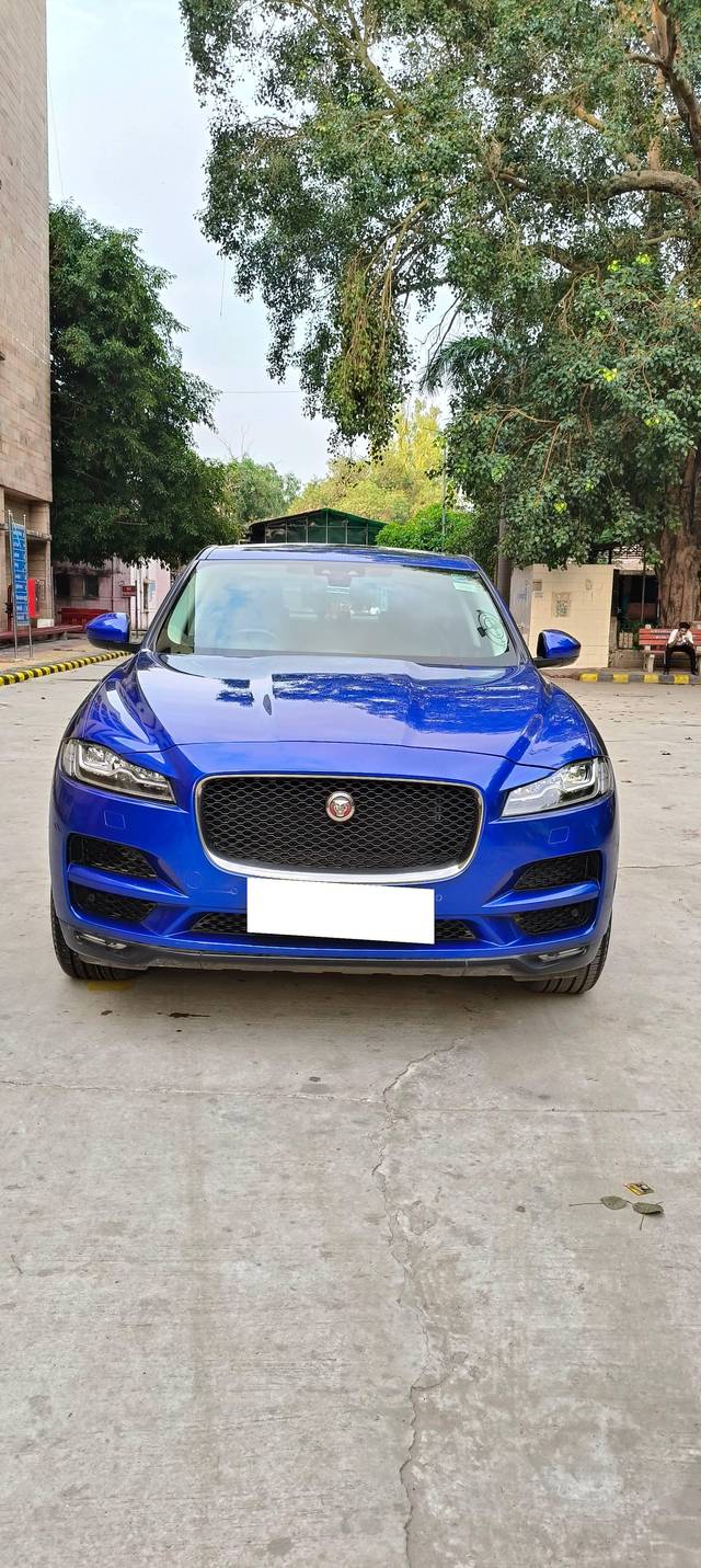 https://images10.gaadi.com/usedcar_image/4631272/original/processed_aa8b774c184f4e325f692e828063ec63.jpg?imwidth=6400