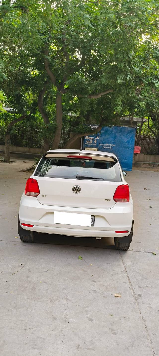 https://images10.gaadi.com/usedcar_image/4631273/original/processed_c32d7fe6a8591a4e8a7e99bc3e45bd00.jpg?imwidth=6401