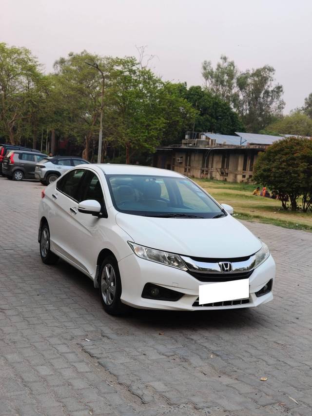 https://images10.gaadi.com/usedcar_image/4631274/original/processed_6a5ccda4ba53ee64d86c0f0fb0bdf807.jpg?imwidth=6400