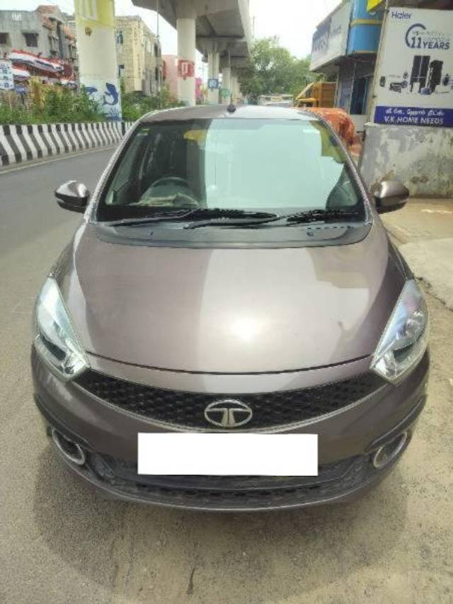 https://images10.gaadi.com/usedcar_image/4631316/original/processed_dda21559-1db1-490d-81c0-d0bc44871a29.jpg?imwidth=6400