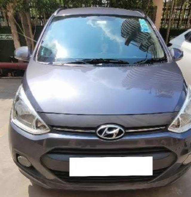 https://images10.gaadi.com/usedcar_image/4631341/original/processed_e66fdd3d-1c1f-40bb-afbc-6fb1f74e8ad1.jpg?imwidth=6401