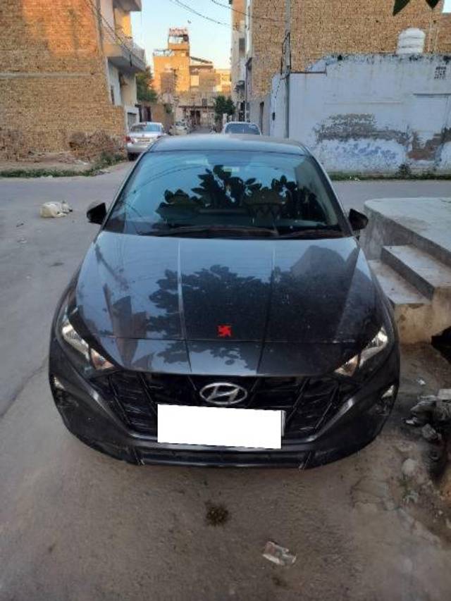 https://images10.gaadi.com/usedcar_image/4631347/original/processed_82c689cf-653d-445a-9770-eab86925f5b1.jpg?imwidth=6400
