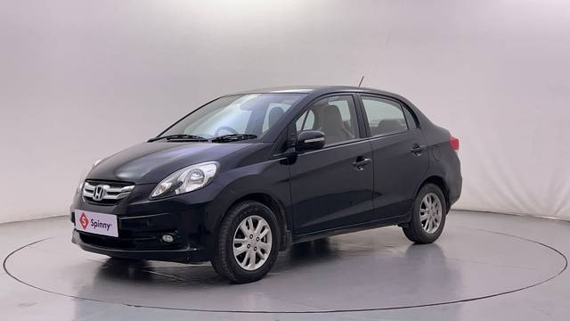 https://images10.gaadi.com/usedcar_image/4631423/original/50c50379c84ce1945861071ab9101530.JPG?imwidth=6400